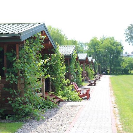 Hotel Kolo Zolwia à Gąski Extérieur photo