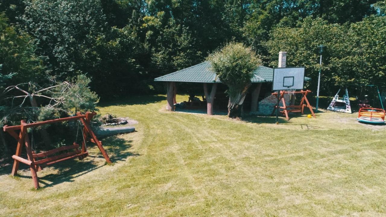 Hotel Kolo Zolwia à Gąski Extérieur photo